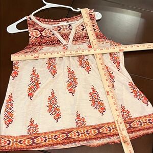 Stylish Women's Tank Top with Orange and Red Patterns